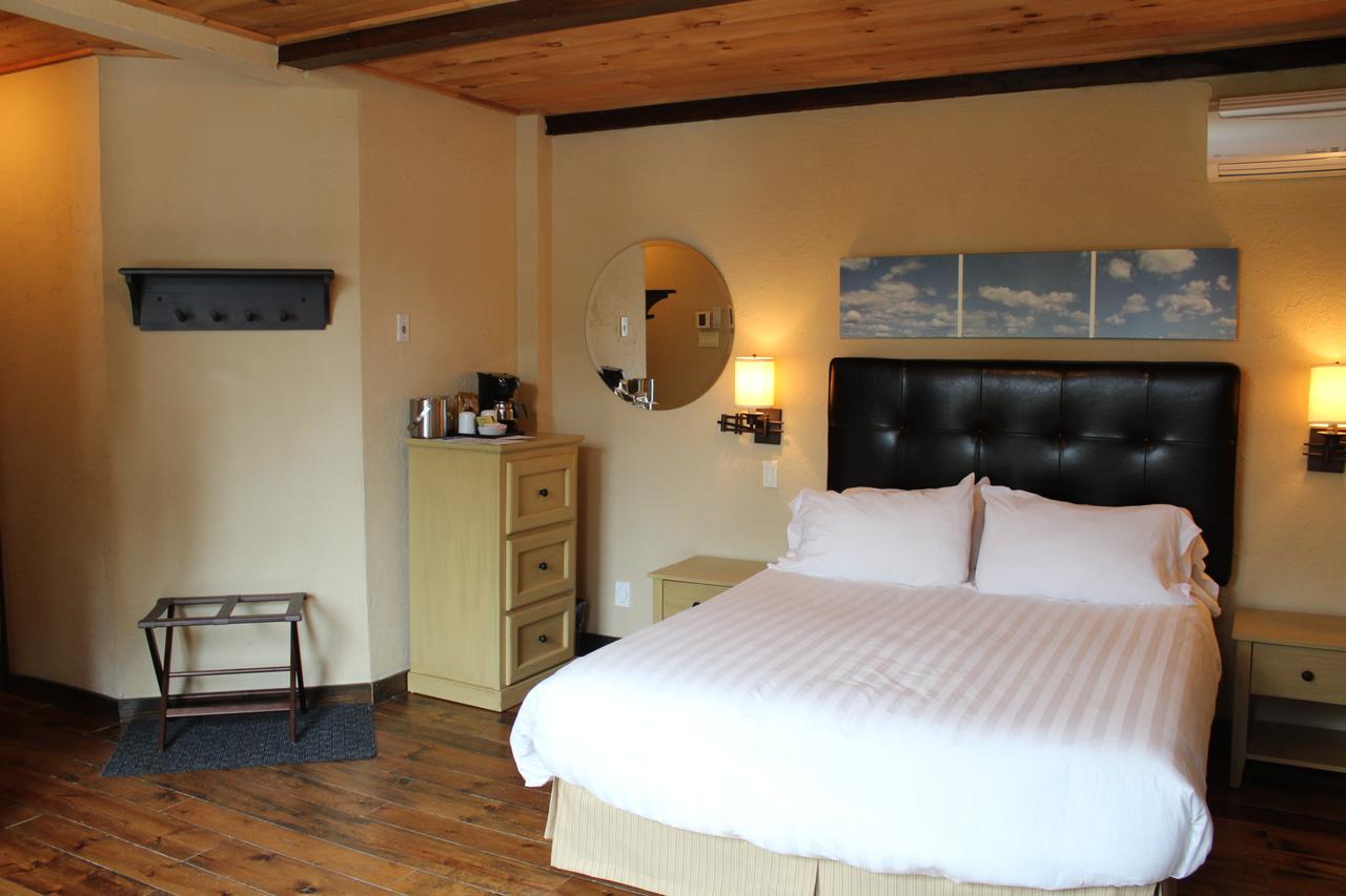 Les Condos Du Lac Taureau- Rooms & Condos Saint-Michel 外观 照片