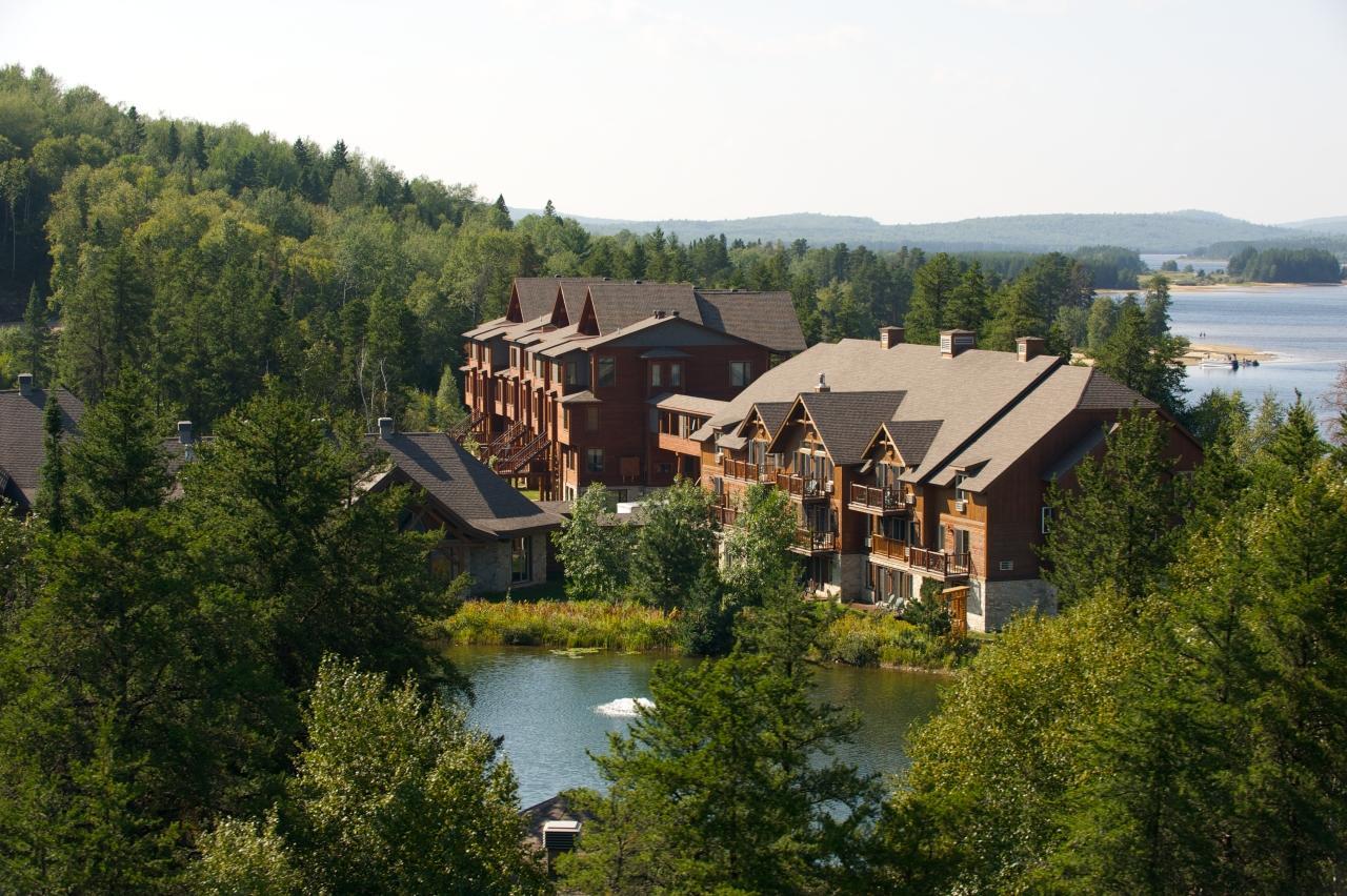 Les Condos Du Lac Taureau- Rooms & Condos Saint-Michel 外观 照片
